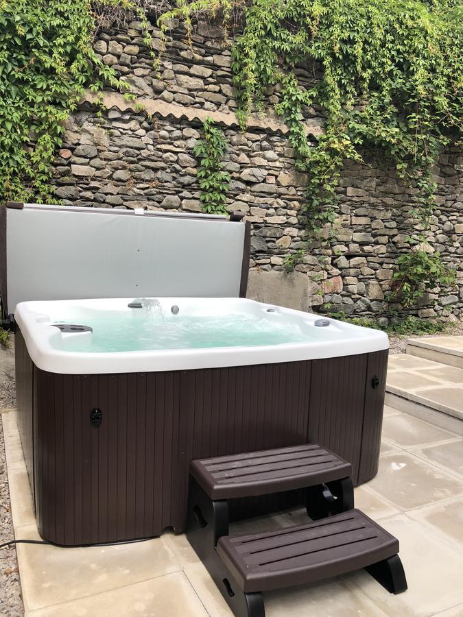 Aparthotel The Barn In The Courtyard Ulverston Exterior foto